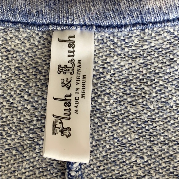 3 for $10🎁 Women’s plush and lush pullover - Picture 4 of 6